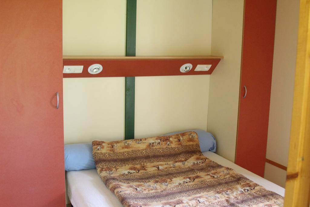 Causses & Vallees Vacances Hotel Saint-Georges-de-Luzençon Værelse billede