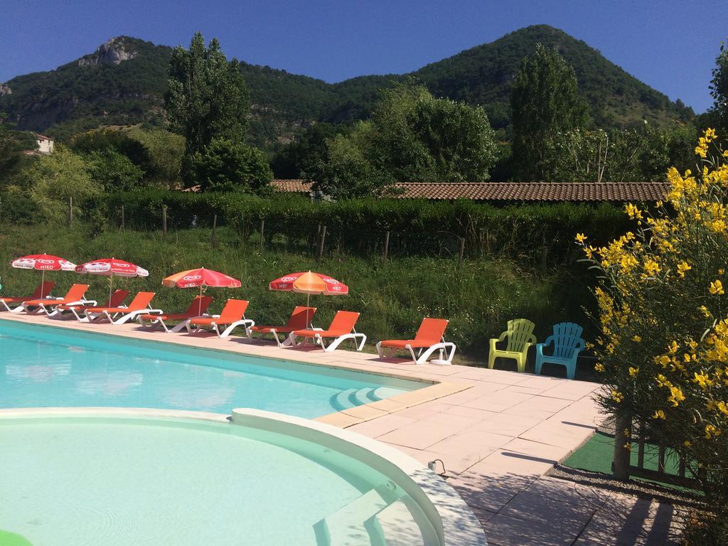 Causses & Vallees Vacances Hotel Saint-Georges-de-Luzençon Eksteriør billede